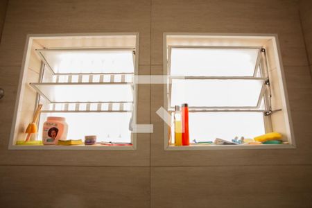 Casa à venda com 208m², 5 quartos e 2 vagas Casa à venda com 208m², 5 quartos e 2 vagasBANHEIRO