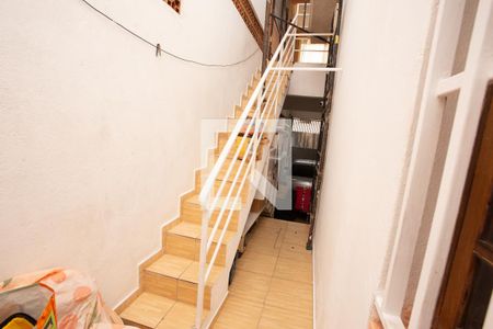 Casa à venda com 208m², 5 quartos e 2 vagas Casa à venda com 208m², 5 quartos e 2 vagasCORREDOR DE ENTRADA