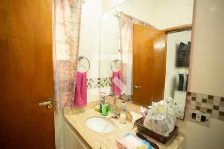 Casa à venda com 208m², 5 quartos e 2 vagas Casa à venda com 208m², 5 quartos e 2 vagasBANHEIRO QUARTO 2