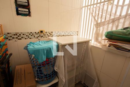 Casa à venda com 208m², 5 quartos e 2 vagas Casa à venda com 208m², 5 quartos e 2 vagasVARANDA QUARTO 2