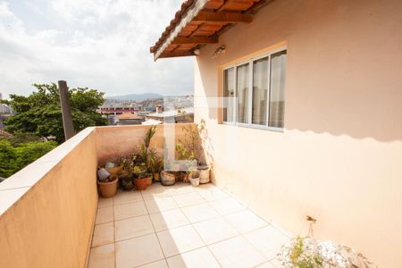 Casa à venda com 208m², 5 quartos e 2 vagas Casa à venda com 208m², 5 quartos e 2 vagasVARANDA