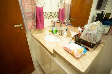 Casa à venda com 208m², 5 quartos e 2 vagas Casa à venda com 208m², 5 quartos e 2 vagasBANHEIRO QUARTO 2