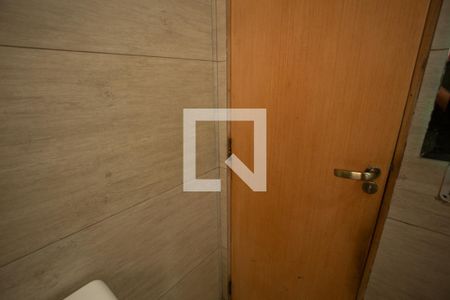 Casa à venda com 208m², 5 quartos e 2 vagas Casa à venda com 208m², 5 quartos e 2 vagasBANHEIRO