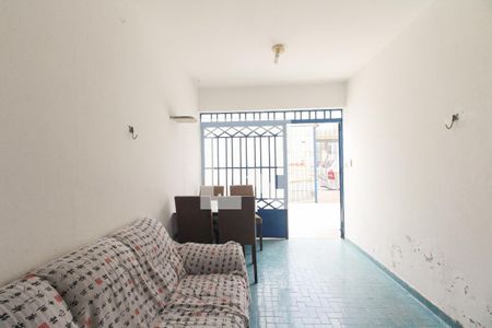 Casa à venda com 156m², 4 quartos e 2 vagasQuintal