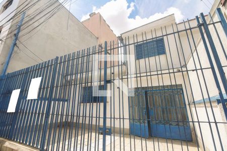 Casa à venda com 156m², 4 quartos e 2 vagasFachada