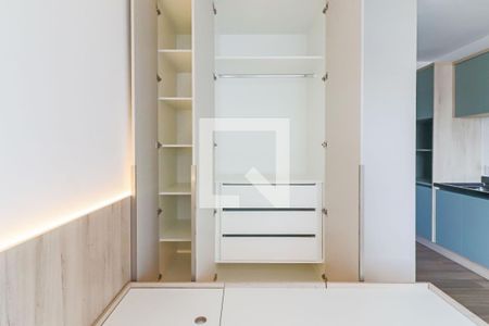 Studio à venda com 24m², 1 quarto e 1 vaga Studio à venda com 24m², 1 quarto e 1 vagaStudio - Quarto e Cozinha