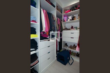 Apartamento à venda com 77m², 2 quartos e 2 vagasCloset