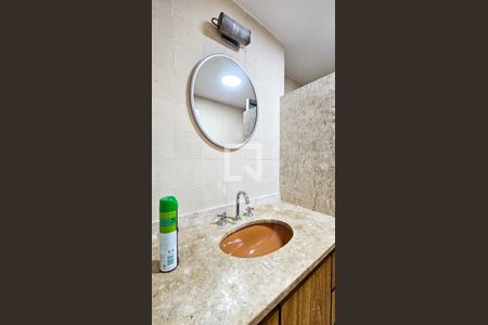 Apartamento à venda com 100m², 3 quartos e 2 vagas Apartamento à venda com 100m², 3 quartos e 2 vagasBanheiro 2