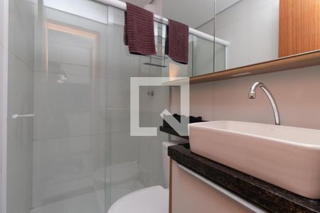Banheiro de apartamento para alugar com 1 quarto, 24m² em Vila Mazzei, São Paulo