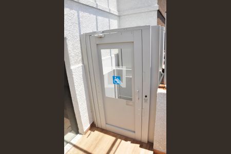 Apartamento à venda com 40m², 2 quartos e sem vagaÁrea comum