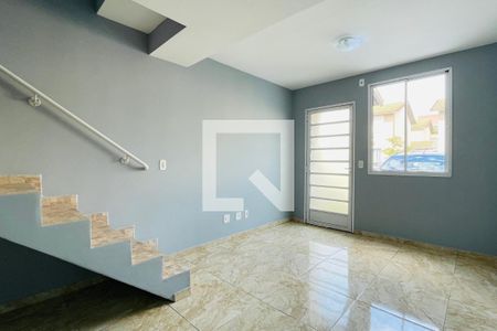 Sala de casa de condomínio para alugar com 2 quartos, 55m² em Água Chata, Guarulhos