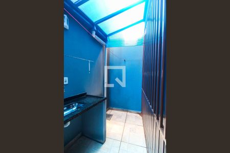 Casa à venda com 180m², 3 quartos e 4 vagas Casa à venda com 180m², 3 quartos e 4 vagasLavanderia