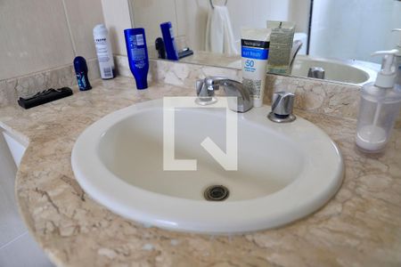 Apartamento à venda com 68m², 2 quartos e 2 vagas Apartamento à venda com 68m², 2 quartos e 2 vagasBanheiro da Suíte 2
