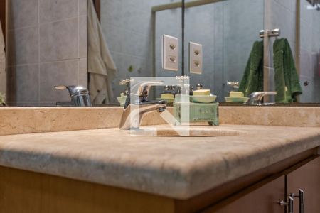 Apartamento à venda com 229m², 3 quartos e 2 vagasBanheiro 1