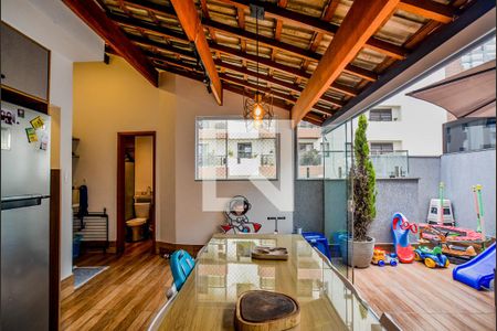 Apartamento para alugar com 100m², 2 quartos e 2 vagasCozinha