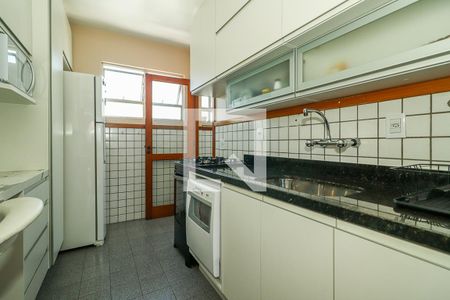 Apartamento à venda com 170m², 2 quartos e 2 vagasCozinha