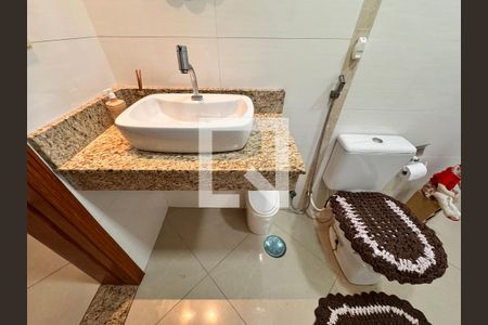 Casa à venda com 266m², 3 quartos e 5 vagas Casa à venda com 266m², 3 quartos e 5 vagasLavabo social