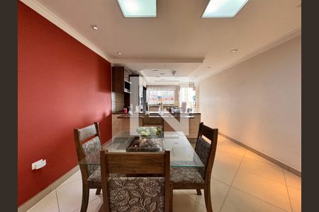 Casa à venda com 266m², 3 quartos e 5 vagas Casa à venda com 266m², 3 quartos e 5 vagasCozinha