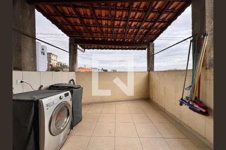 Casa à venda com 266m², 3 quartos e 5 vagas Casa à venda com 266m², 3 quartos e 5 vagasLavanderia