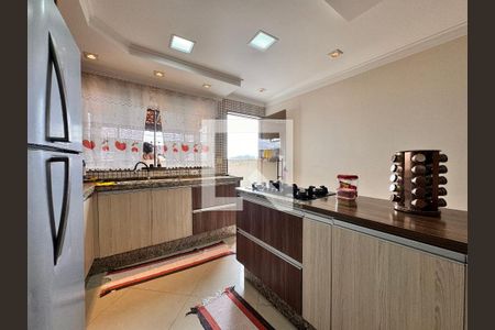 Casa à venda com 266m², 3 quartos e 5 vagas Casa à venda com 266m², 3 quartos e 5 vagasCozinha