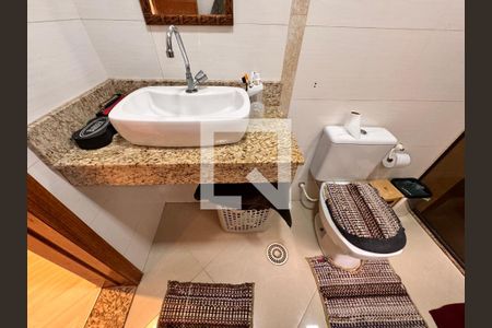 Casa à venda com 266m², 3 quartos e 5 vagas Casa à venda com 266m², 3 quartos e 5 vagasBanheiro