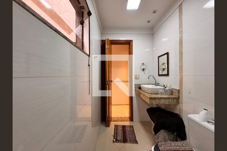 Casa à venda com 266m², 3 quartos e 5 vagas Casa à venda com 266m², 3 quartos e 5 vagasBanheiro