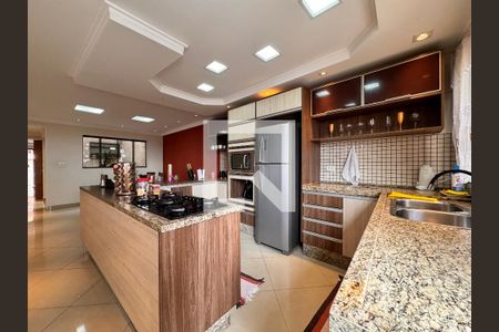 Casa à venda com 266m², 3 quartos e 5 vagas Casa à venda com 266m², 3 quartos e 5 vagasCozinha