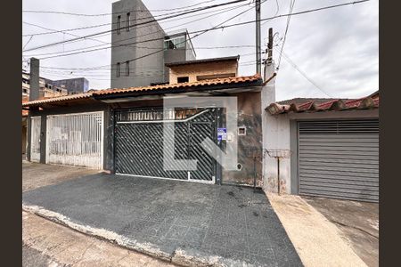 Casa à venda com 266m², 3 quartos e 5 vagas Casa à venda com 266m², 3 quartos e 5 vagasFachada + plaquinha