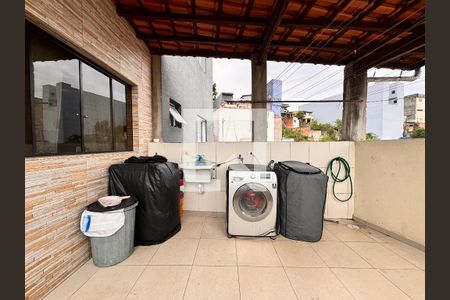 Casa à venda com 266m², 3 quartos e 5 vagas Casa à venda com 266m², 3 quartos e 5 vagasLavanderia