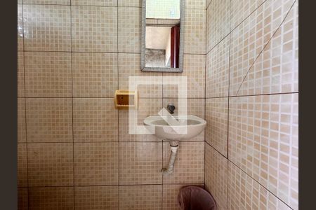 Casa à venda com 266m², 3 quartos e 5 vagas Casa à venda com 266m², 3 quartos e 5 vagasLavabo 2