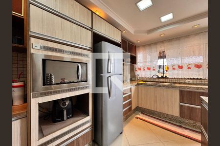 Casa à venda com 266m², 3 quartos e 5 vagas Casa à venda com 266m², 3 quartos e 5 vagasCozinha