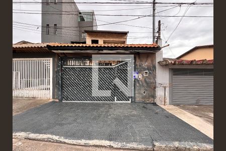 Casa à venda com 266m², 3 quartos e 5 vagas Casa à venda com 266m², 3 quartos e 5 vagasFachada + plaquinha