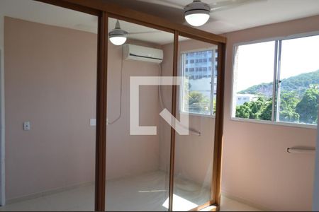 Quarto 1 de apartamento para alugar com 2 quartos, 50m² em Taquara, Rio de Janeiro
