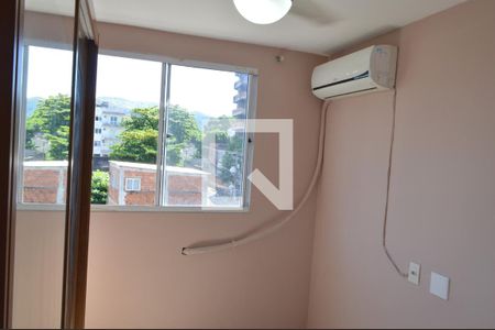 Quarto 1 de apartamento para alugar com 2 quartos, 50m² em Taquara, Rio de Janeiro