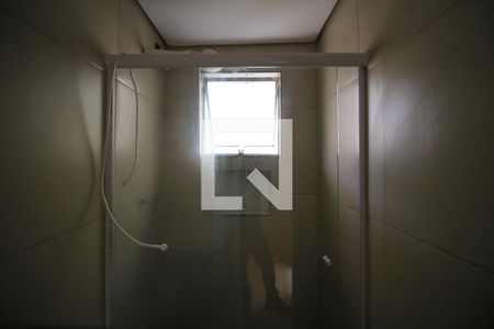 Banheiro da Suíte de casa para alugar com 2 quartos, 45m² em Vila Tolstoi, São Paulo