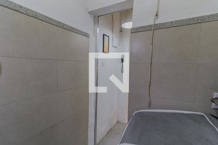 Banheiro  de kitnet/studio à venda com 1 quarto, 17m² em Copacabana, Rio de Janeiro