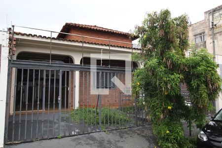 Casa para alugar com 320m², 6 quartos e 1 vagaFachada