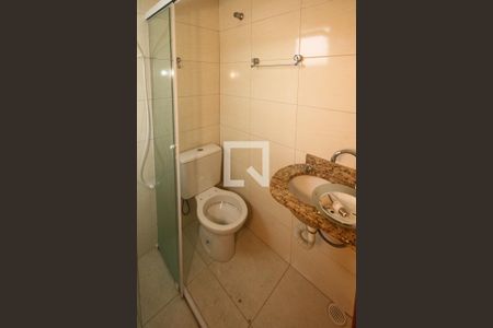 Casa de condomínio à venda com 61m², 2 quartos e 1 vaga Casa de condomínio à venda com 61m², 2 quartos e 1 vagaBanheiro da Suíte