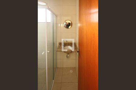 Casa de condomínio para alugar com 53m², 3 quartos e 1 vaga Casa de condomínio para alugar com 53m², 3 quartos e 1 vagaBanheiro Social