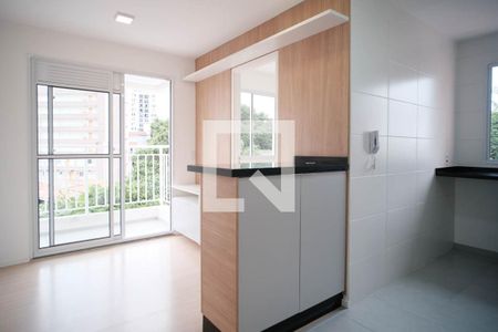 Sala/cozinha de apartamento para alugar com 2 quartos, 38m² em Chácara Seis de Outubro, São Paulo