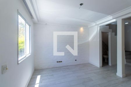Sala de casa de condomínio para alugar com 2 quartos, 70m² em Jardim Barbacena, Cotia