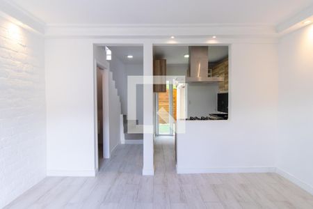 Sala de casa de condomínio para alugar com 2 quartos, 70m² em Jardim Barbacena, Cotia