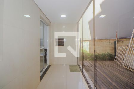 Sala - Varanda de apartamento à venda com 2 quartos, 72m² em Humaitá, Porto Alegre