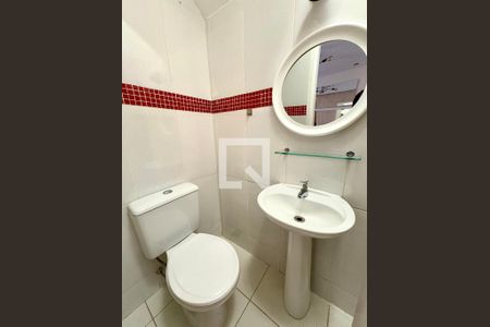 Casa de condomínio à venda com 126m², 3 quartos e 2 vagasLavabo