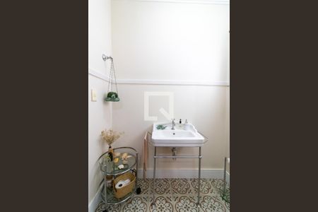 Casa à venda com 360m², 4 quartos e 4 vagasBanheiro 2