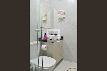 Casa para alugar com 300m², 4 quartos e 5 vagas Casa para alugar com 300m², 4 quartos e 5 vagasBanheiro da Suíte 2