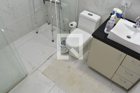 Casa para alugar com 300m², 4 quartos e 5 vagas Casa para alugar com 300m², 4 quartos e 5 vagasBanheiro 2 da Suíte 4