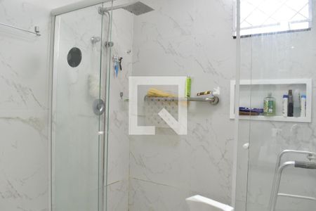 Casa para alugar com 300m², 4 quartos e 5 vagas Casa para alugar com 300m², 4 quartos e 5 vagasBanheiro 2 da Suíte 4