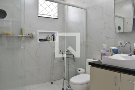 Casa para alugar com 300m², 4 quartos e 5 vagas Casa para alugar com 300m², 4 quartos e 5 vagasBanheiro 2 da Suíte 4