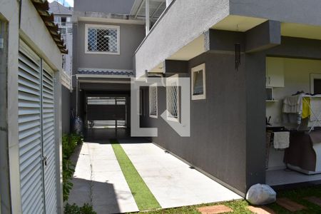 Casa para alugar com 300m², 4 quartos e 5 vagas Casa para alugar com 300m², 4 quartos e 5 vagasÁrea externa